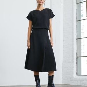 Everlane - City Strip Midi Skirt in Black, size 8